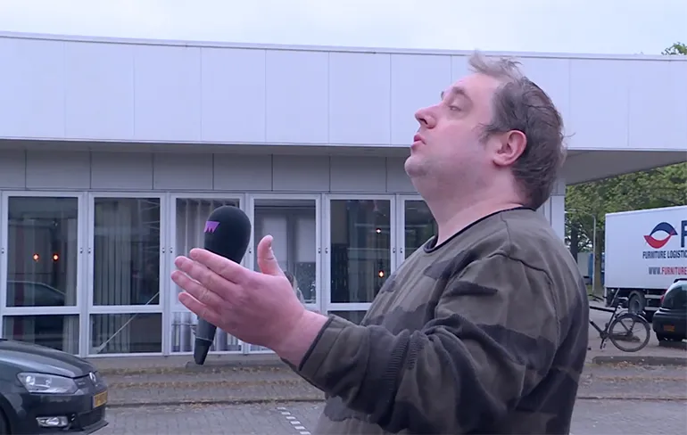 Het kan altijd gekker: Aliens oproepen voor 5G-zendmast