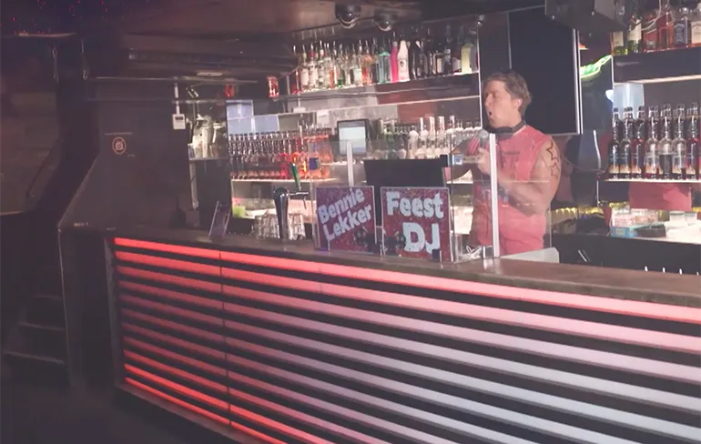 Het leven van feest DJ Bennielekker gaat niet over rozen