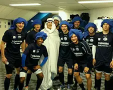 Hi-la-risch! FC Den Bosch-bestuur trapt in grap met de oliesjeik