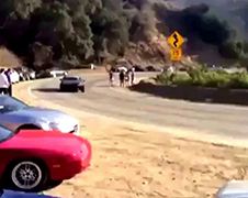 Holy Fucking Shit: Driften gaat niet zo goed niet!