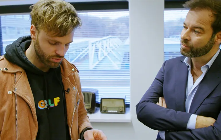 Hoppa, #BOOS laat werkwijze zien hoe aanranding op tv kon gebeuren