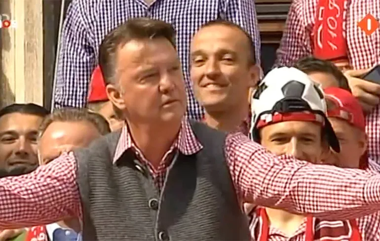 Hoppa! Louis van Gaal nieuwe bondscoach!