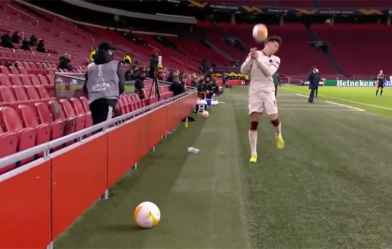 Hoppa pak aan: Ballenjongen is tijdrekken AS Roma helemaal zat