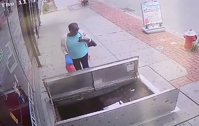 Hoppa, van WhatsAppen op straat naar het ziekenhuis!