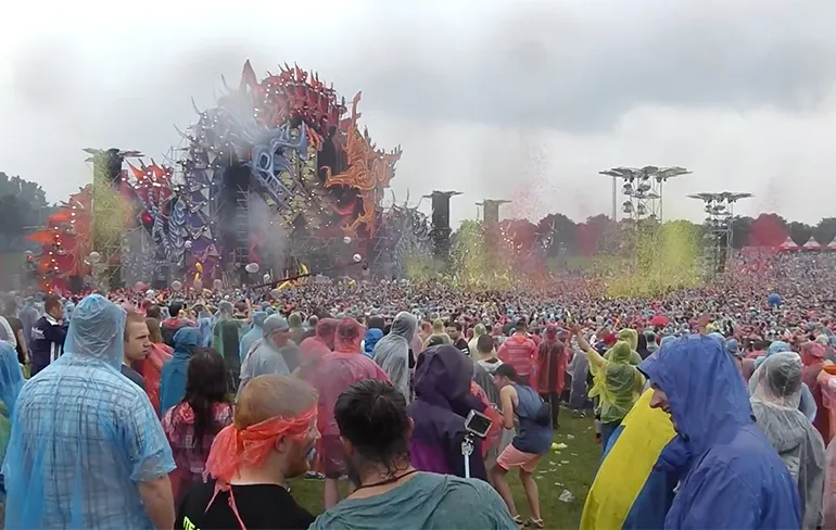 Huwelijksaanzoek op Defqon.1 Weekend Festival 2016