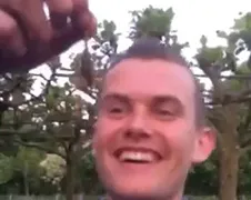 Idioot uit Didam eet levende schorpioen op...