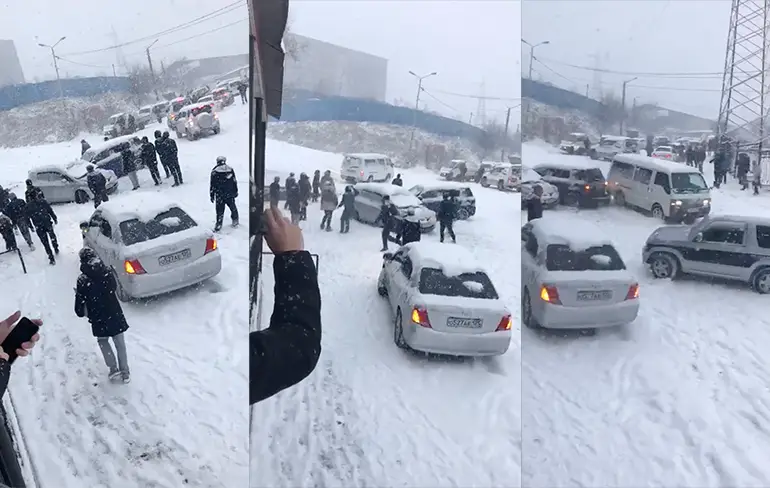 Iemand in Rusland duidelijk niet voorbereid op winterse omstandigheden...