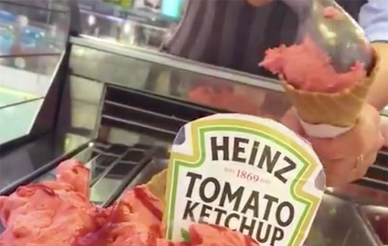IJsboer in Ierland heeft Heinz Ketchup ijs op het menu staan