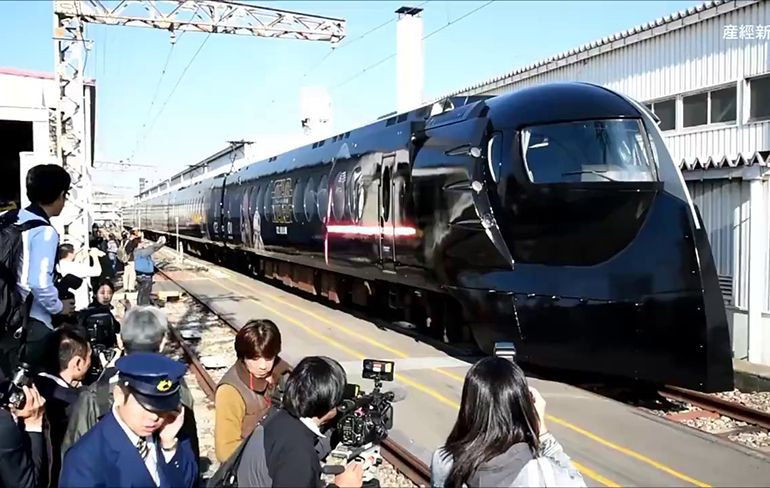 In Japan: All Aboard The Star Wars: The Force Awakens trein