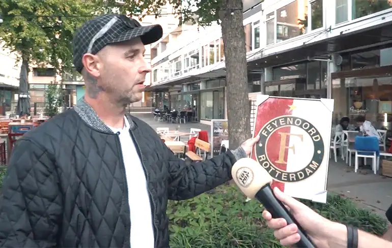 In Rotterdam vragen of ze voor AJAX willen juichen tegen AEK Athene