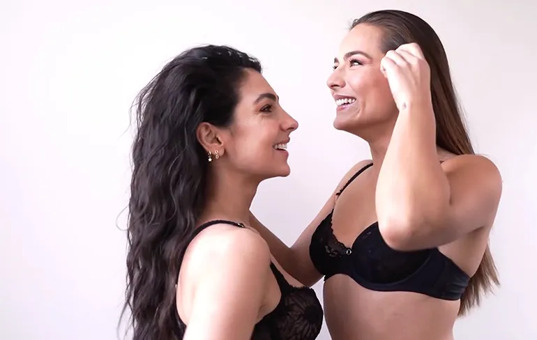 Internet is af voor vandaag: Anna Nooshin zoent met Nochtli