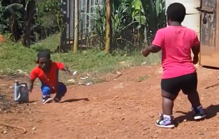 Internet kan uit na deze dansvideo uit Uganda!