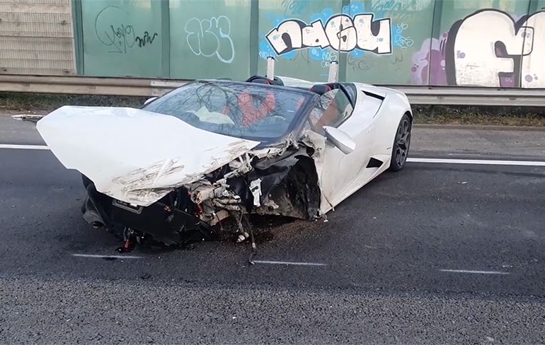Inzittenden op de vlucht na Lamborghini crash op N3 bij Dordrecht