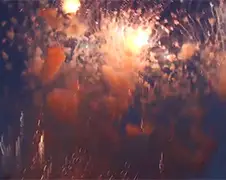 Italianen zijn goed bezig met vuurwerk. BAM!