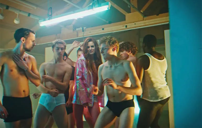 Ja hoor, daar is de videoclip: Merol - Hou je bek en bef me