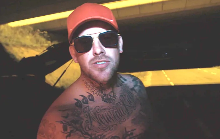 Ja hoor, Jebroer deed het weer... Er was geen illegale rave