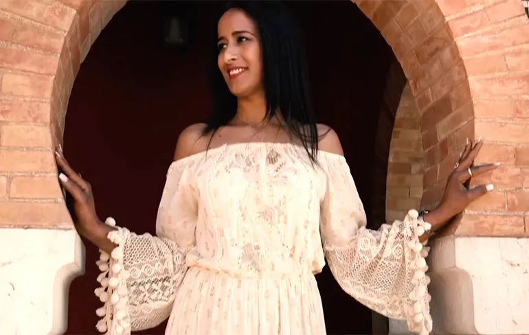 Jason van Elewout scoort met "Zonnestraal in mij" enorme zomerknaller