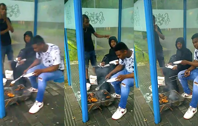 Je moet wat in het regenachtige Almere: BBQ-en in bushokje