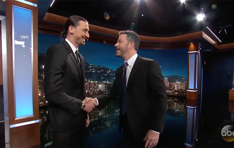 Jimmy Kimmel wilde Zlatan, dus nam Zlatan Ibrahimovic plaats op de bank