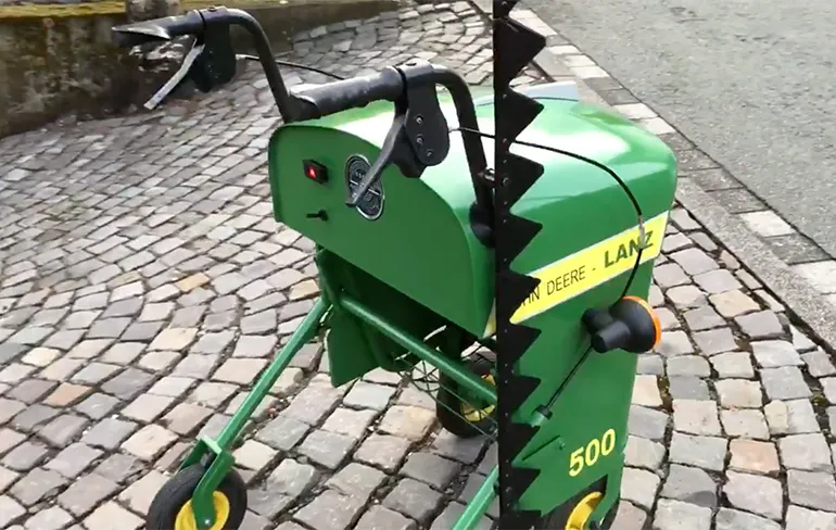 John Deere Rollator voor boertjes die slecht ter been zijn