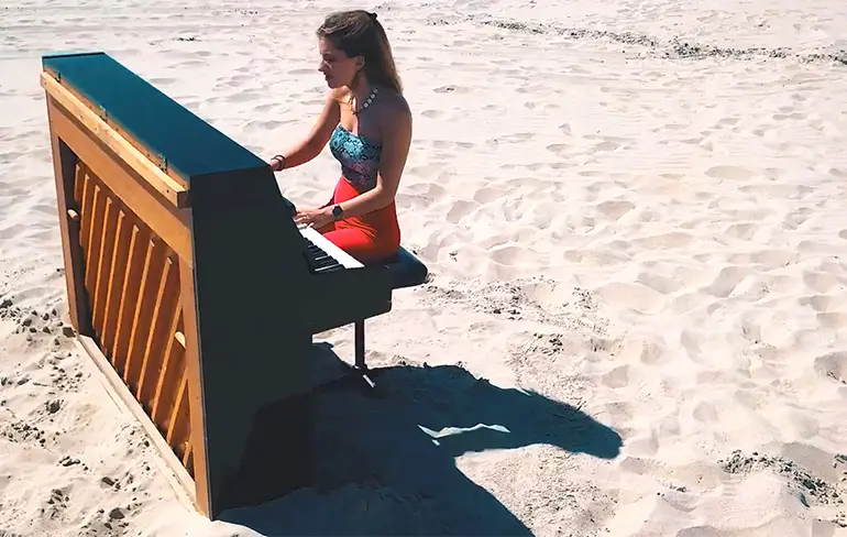 Julia Van Bergen doet cover van Plankgas van Snelle en Frenna
