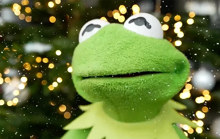 Kermit de Kikker doet Jingle Bells Mondkapje parodie