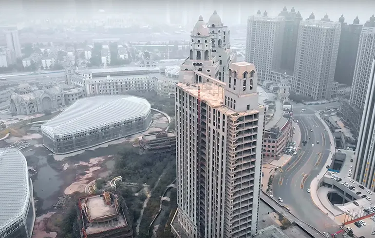 Kijkje in de verlaten Chinese spookstad Xiangyun International Project