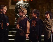 Kinderen doen scenes uit Emmy 2014 genomineerde series