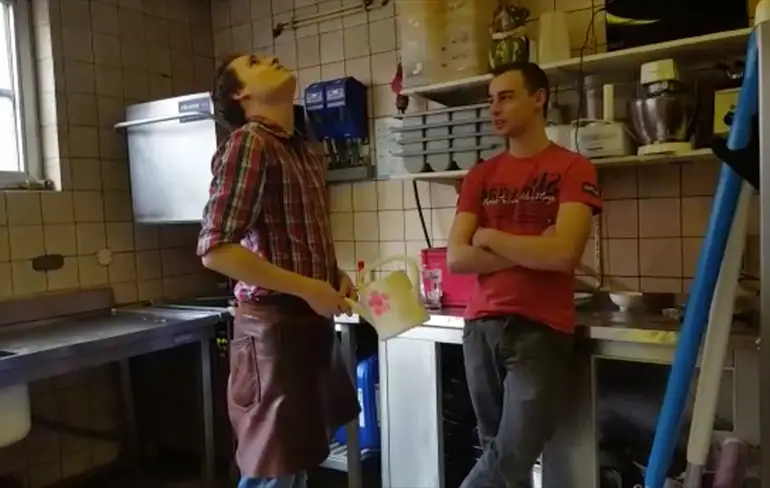 Klassiek geintje met water blijft toch wel grappig!