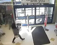 Kleine verrassing bij verlaten drogisterij...