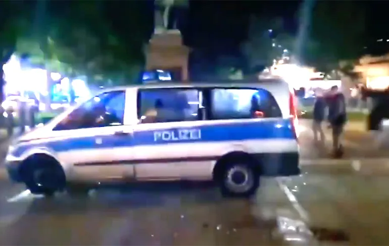 Knotsgekke nacht in Stuttgart: Agenten gewond bij plunderingen en rellen