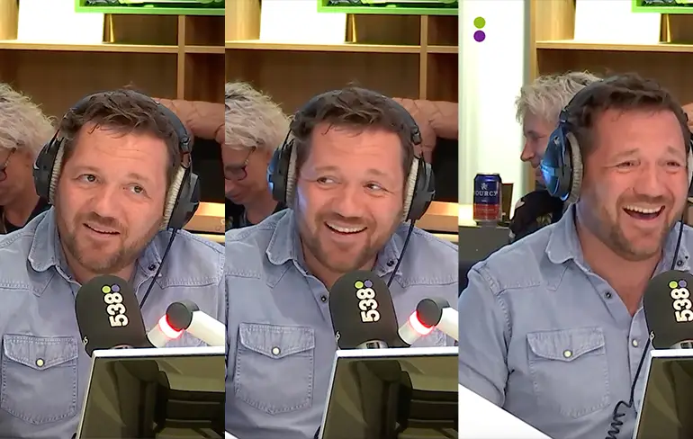 Komiek Klaas van der Eerden moest wat uitleggen aan zijn 10-jarige dochter