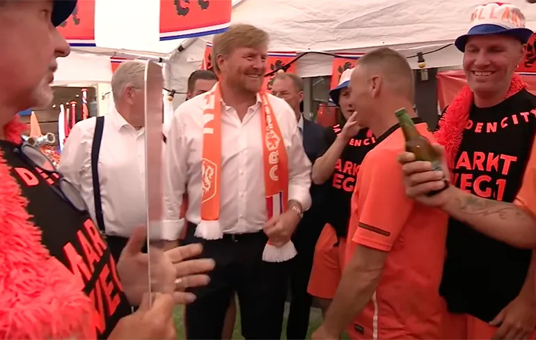 Koning Willy in de Oranjestraat van Nederland