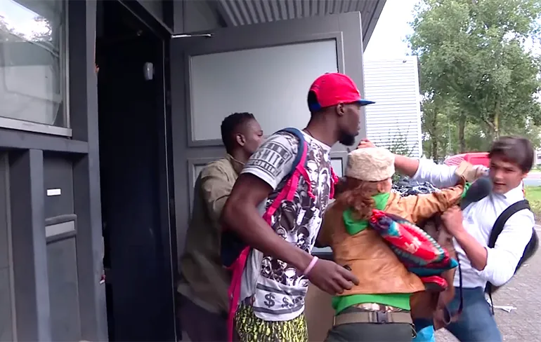 Kraakstem wil bij krakers logeren, maar krakers willen daar niets van weten