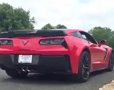 Kun je weer naar garage met gloednieuwe Corvette