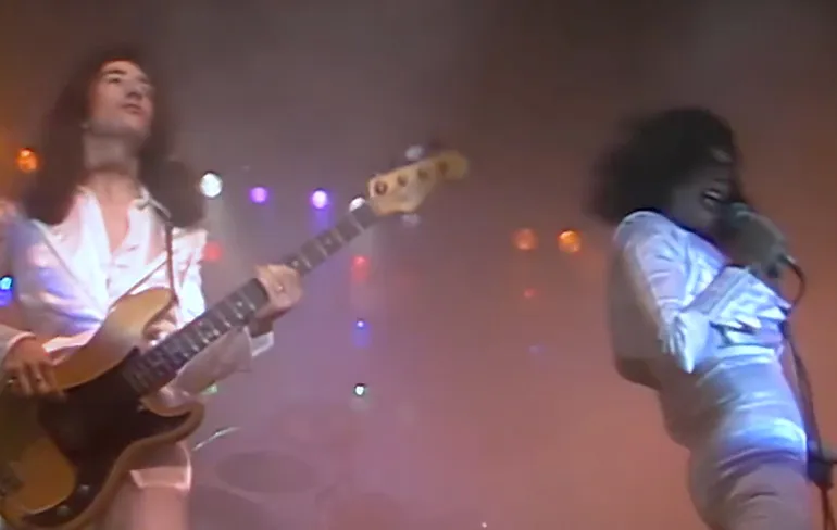 Lad verveelde zich en heeft bij Bohemian Rhapsody Lads muziek geplaatst