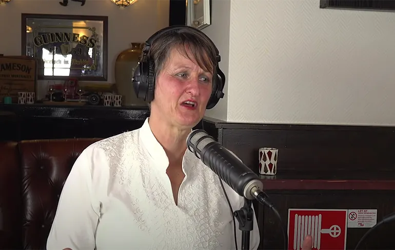 Lange Frans en Janet Ossebaard hebben rood pilletje genomen en zijn helemaal "wakker"