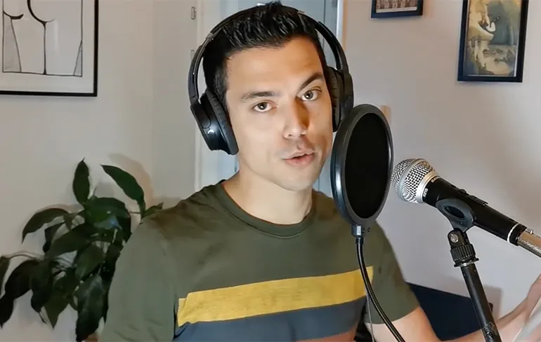 Lange Frans gedist met eigen plaat en Youtube kanaal niet verwijderd door complottheorieen...