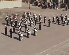 Legerorkest Zweden speelt Don't You Worry Child