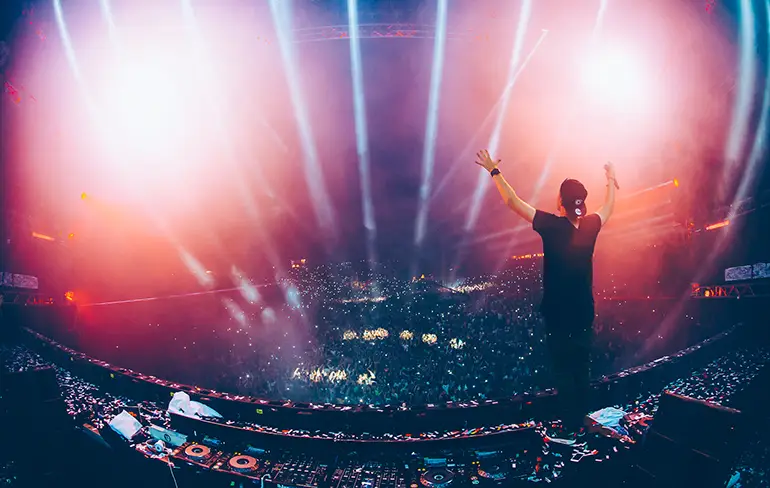 Lekker het weekend in met Dance Valley Hardstyle mix van Max Enforcer