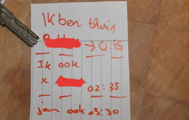 LOL! Politie brengt dronken Jan veilig thuis en laat notitie op keukentafel achter