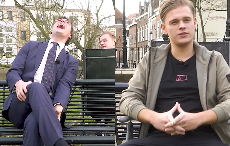 LOL! Thierry Baudet blijft bij Dennis Schouten wel zitten