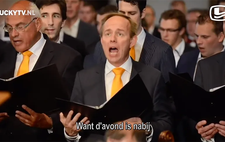 LuckyTV laat SGP-fractievoorzitter Kees van der Staaij zuigen