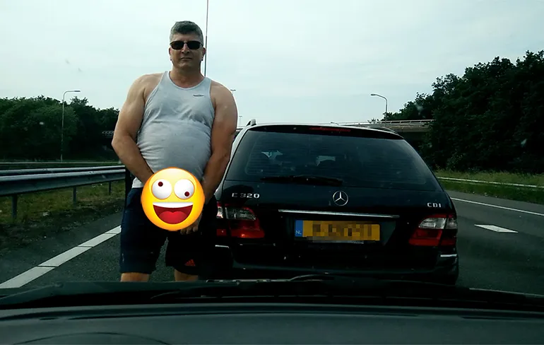 Malloot op A73 laat zien waarom hij Mercedes rijdt!