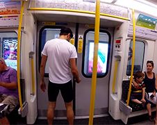 Man gaat bovengronds race aan met Metro Londen