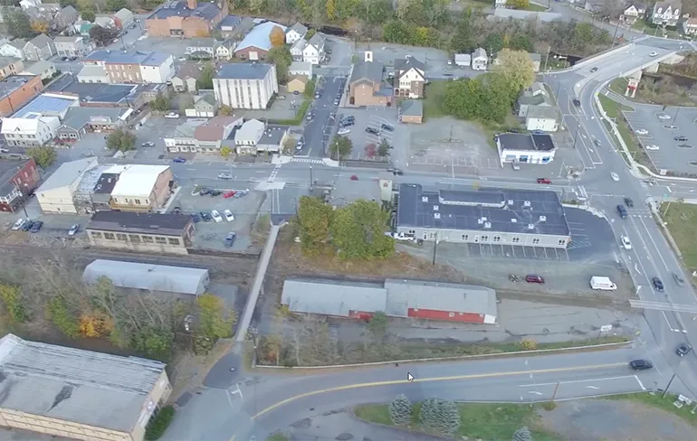 Man gebruikt drone om zijn vreemdgaande vrouw te betrappen