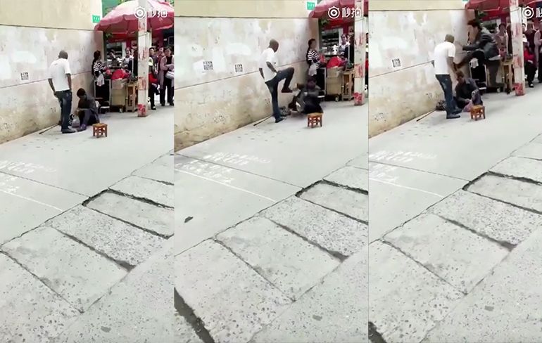 Man in China laat zwerver niet in zijn waarde en krijgt Flying Kick cadeau