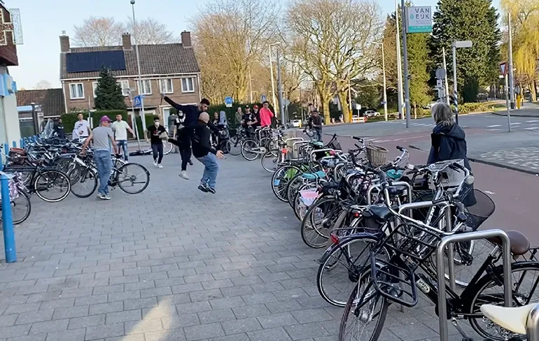 Man weet niet hoe mes te gebruiken tijdens vechtpartij in Rotterdam Hillegersberg