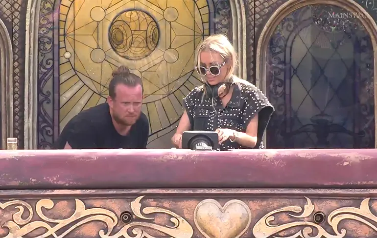 MATTN (vrouw van Dimitri Vegas) heeft "technische" problemen op Tomorrowland
