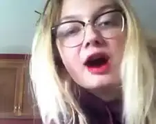 Megan maakt ijswater video na trekken verstandskies